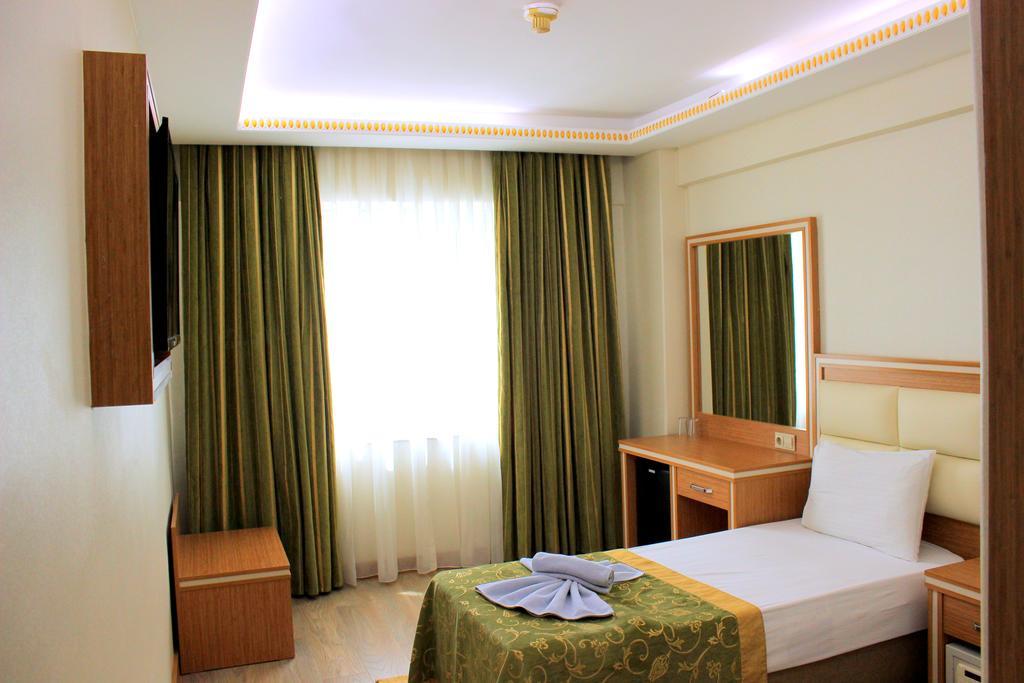 Hotel Buyuk Paris Istanbul Exterior photo